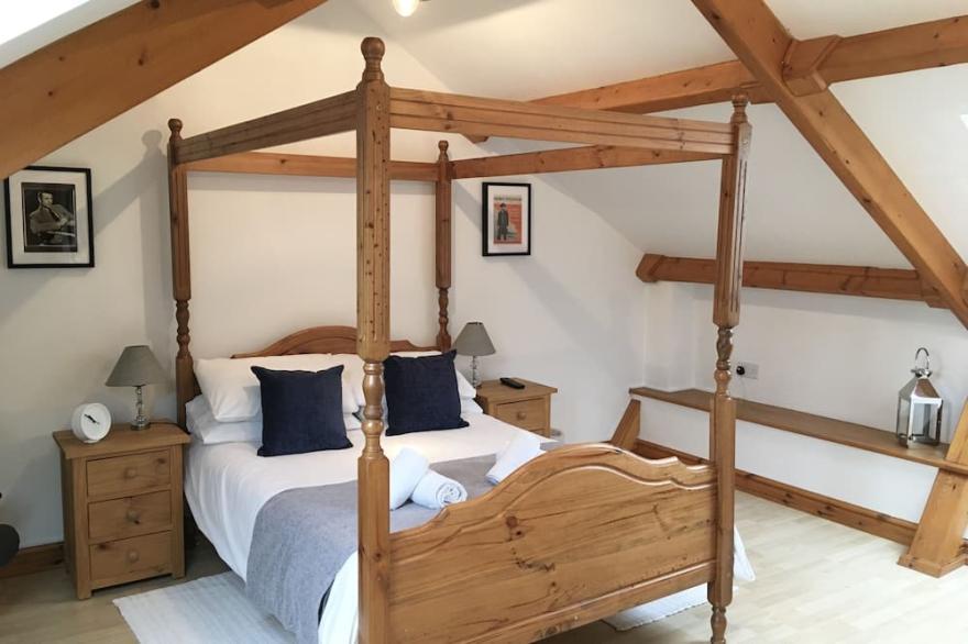 Snookers - Stunning 3 Bed, 3 Bath property with PARKING SPACE in Appledore!!!