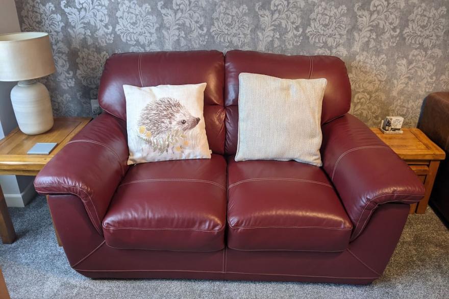 SNUFFLING HEDGEHOG, pet friendly, with a garden in Cherry Willingham