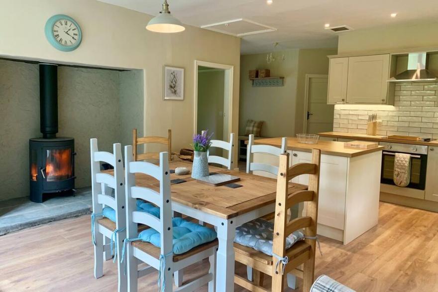 Larch Cottage - Two Bedroom House, Sleeps 4