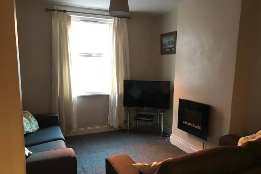3 bed house, 5 mins walk from Taunton town centre