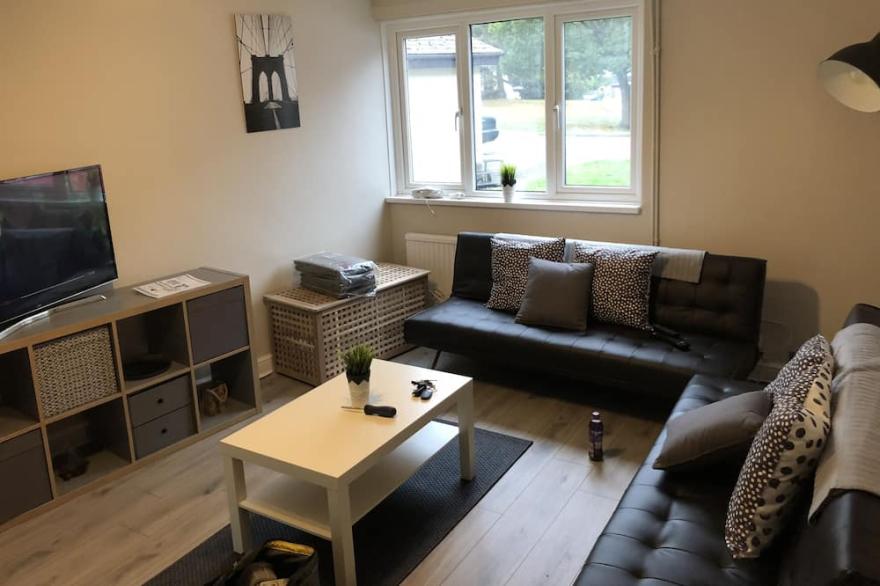 5 Bedroom Camberley Airport Accommodation