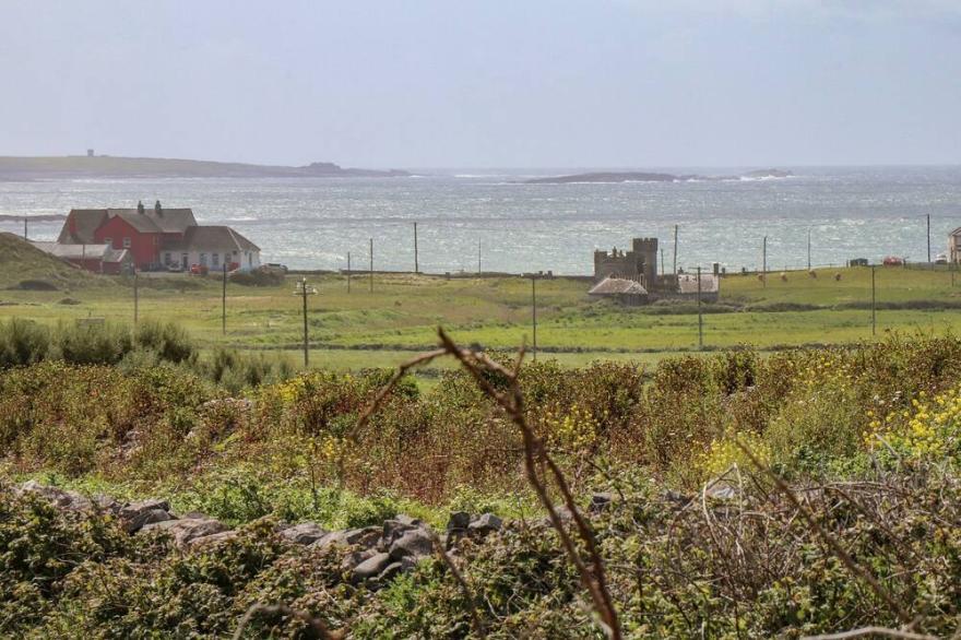 GOODLANDS COTTAGE, pet friendly in Miltown Malbay, County Clare