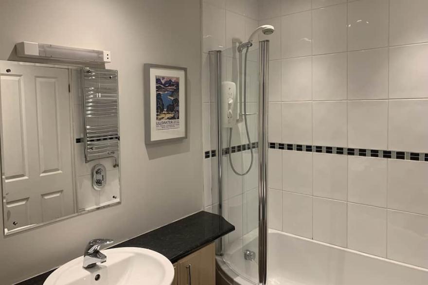 BRUNT HOW, pet friendly, with open fire in Ambleside