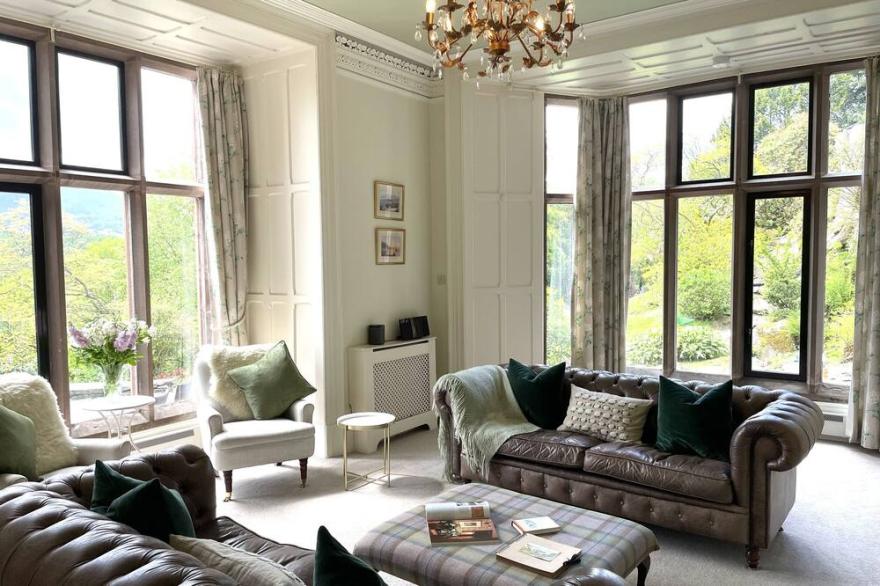 BRUNT HOW, pet friendly, with open fire in Ambleside