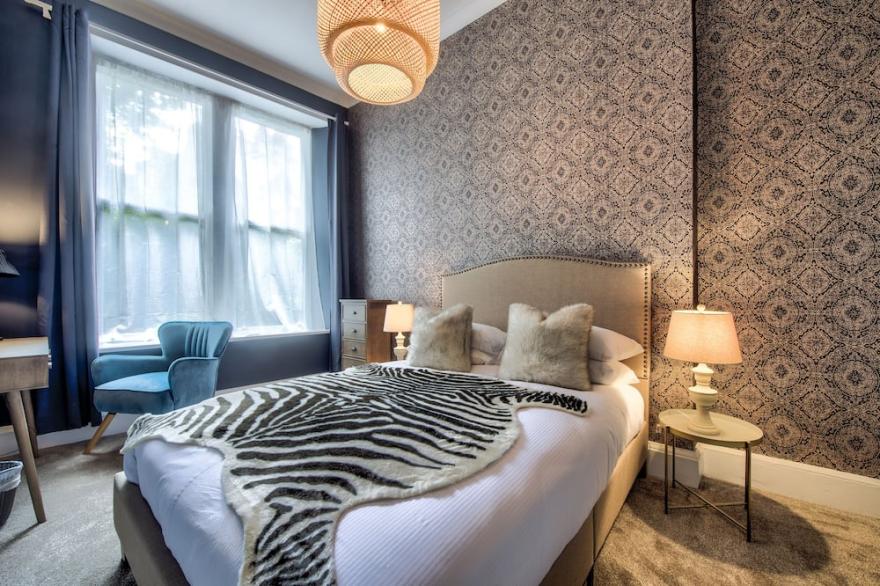 Brand New and Funky Glasgow West End Apartment Sleeps 2/4