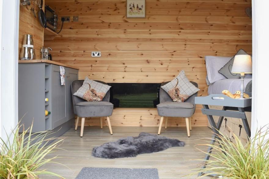 1 bedroom accommodation in Ryhill, near Wakefield
