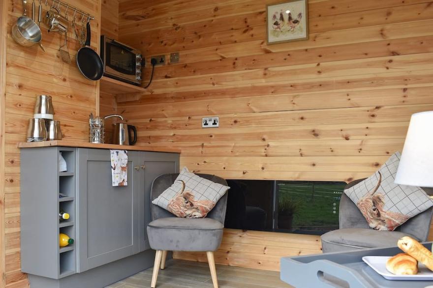 1 bedroom accommodation in Ryhill, near Wakefield
