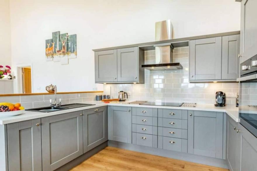 Stags Barn - Luxury 5* Dorset barn conversion with private hot tub