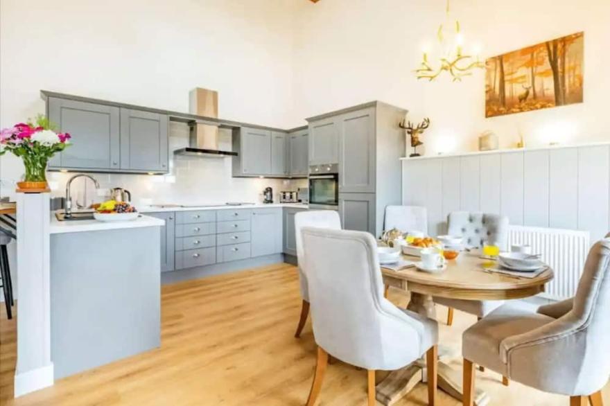 Stags Barn - Luxury 5* Dorset barn conversion with private hot tub