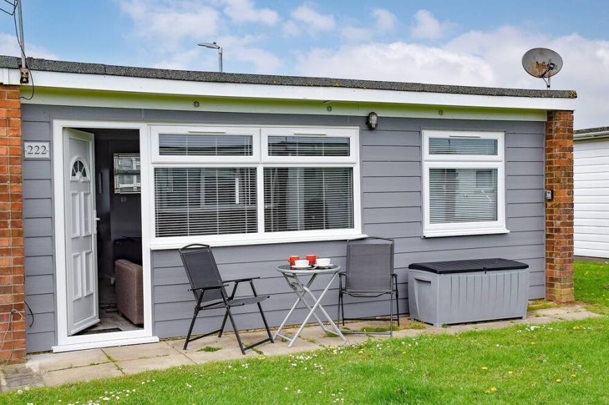 2 bedroom accommodation in California, near Great Yarmouth