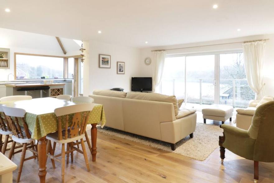 TREETOPS, family friendly, country holiday cottage in Golant
