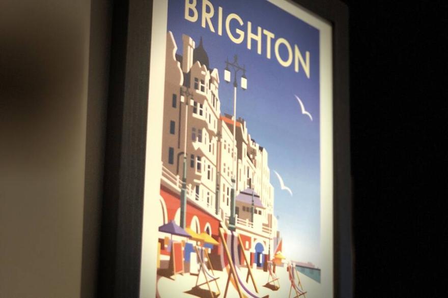 A Stone's throw from the beach luxury 2-bed apartment