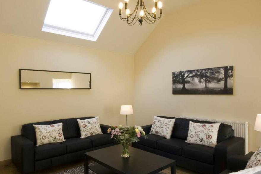 Beautiful sandstone cottage in picturesque village setting