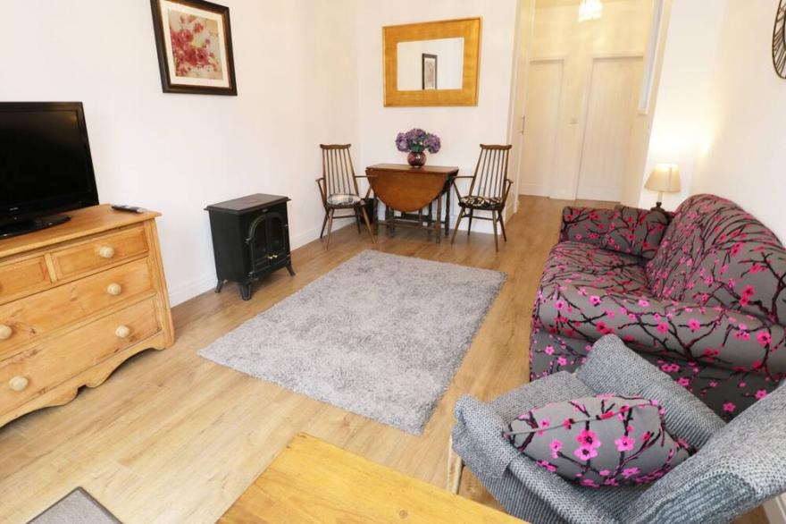 FOXES DEN, pet friendly, with a garden in Thornton, Lancashire