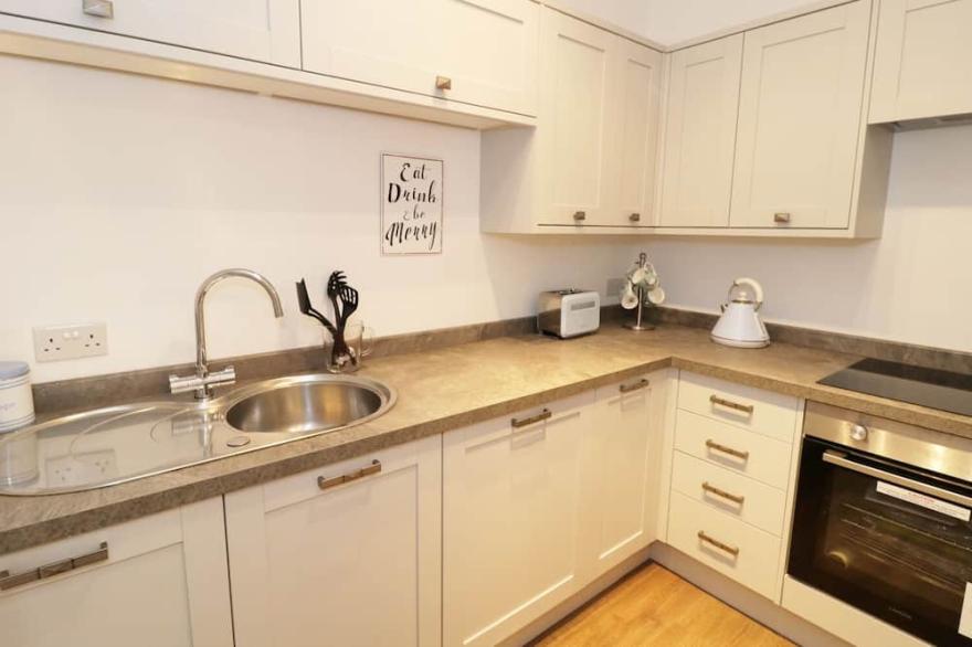 FOXES DEN, pet friendly, with a garden in Thornton, Lancashire