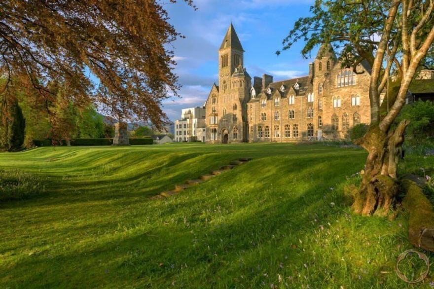 Luxury Self Catering Apartment with Swimming Pool in the Grounds of a Monastery on Loch Ness