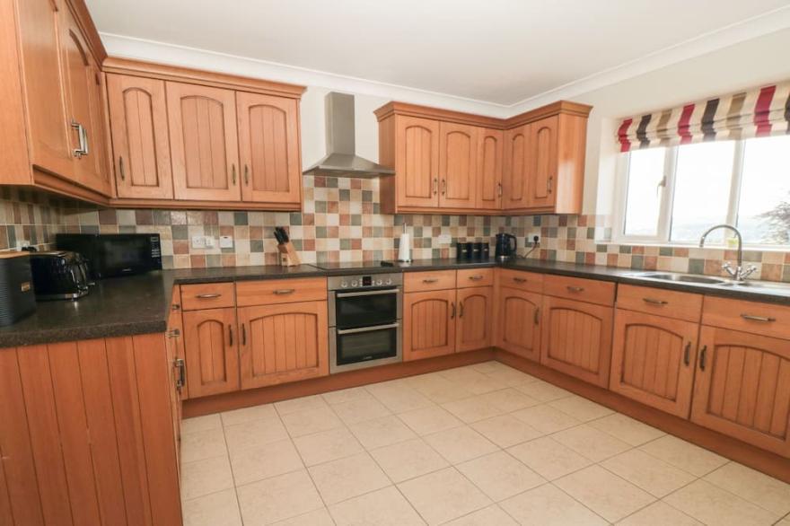 CHERRY GARTH, with open fire in Whitby