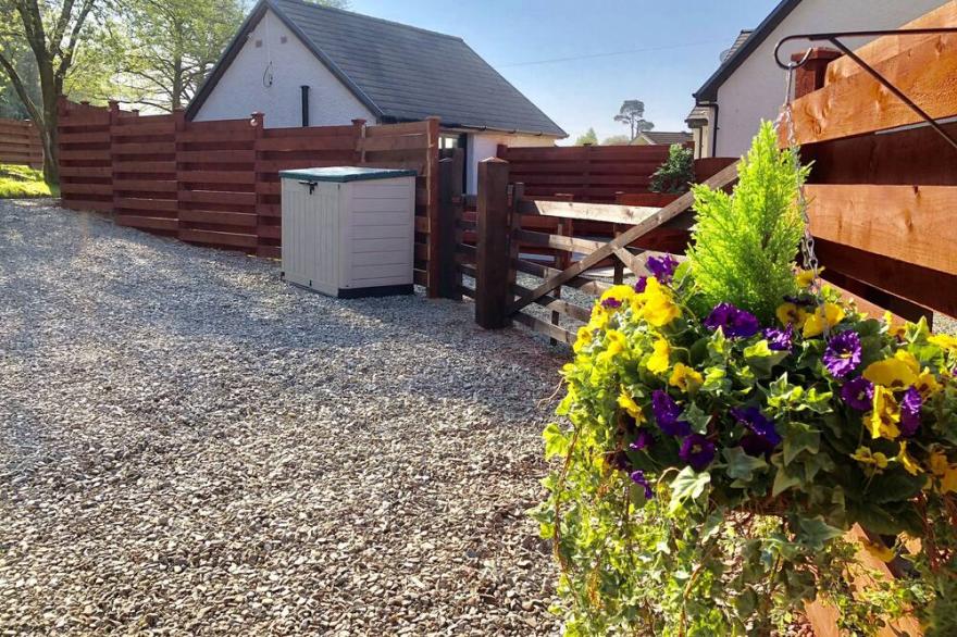 A Lovely Studio-Lodging for two, by the River in Scotland's first National Park