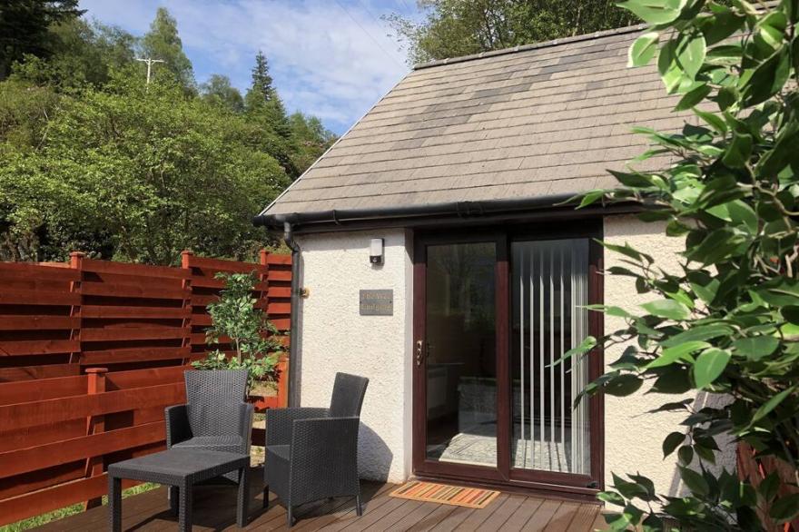 A Lovely Studio-Lodging for two, by the River in Scotland's first National Park
