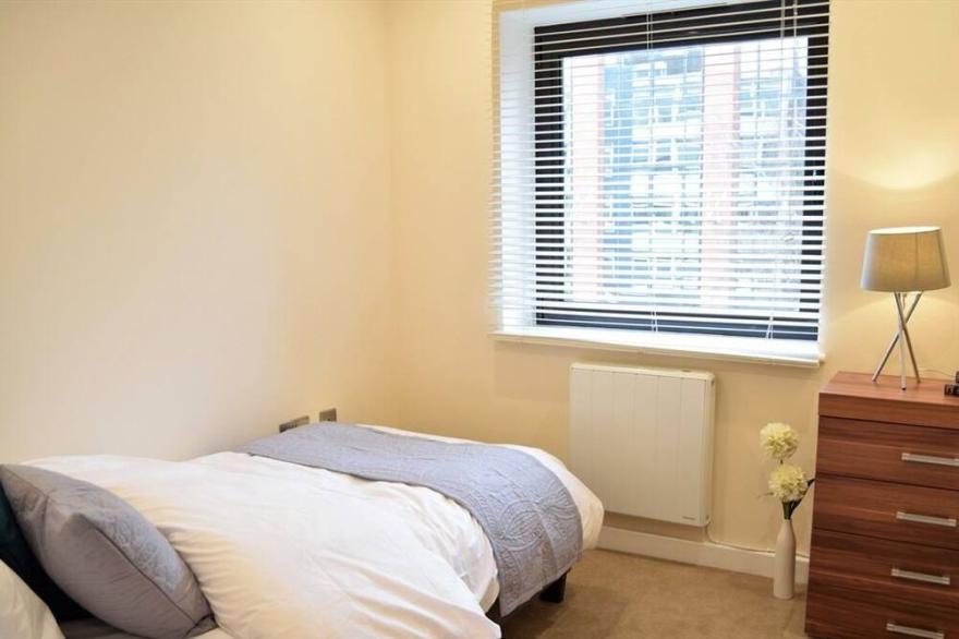 Apartment with Balcony at Morland House Apartments