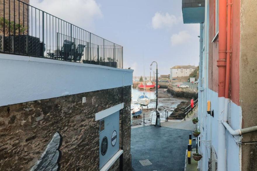 THE HAVEN, pet friendly, character holiday cottage in Brixham