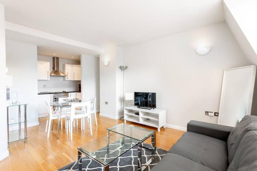 Groveland Court Apartment 3