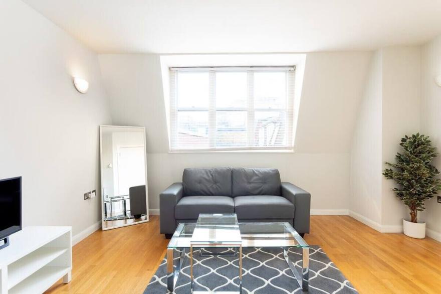 Groveland Court Apartment 3