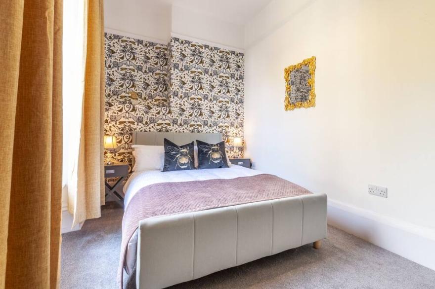 Bright and spacious ground floor apartment
