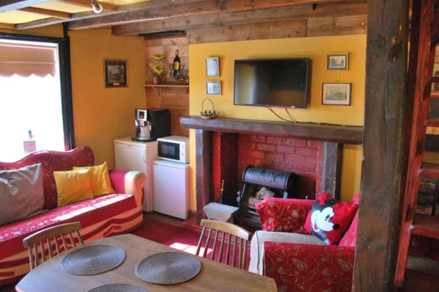 THE RAFTERS COTTAGE SLEEP 3 S/C  B&B NEXY TO FOX COVERT PUB YARM QUIRKY