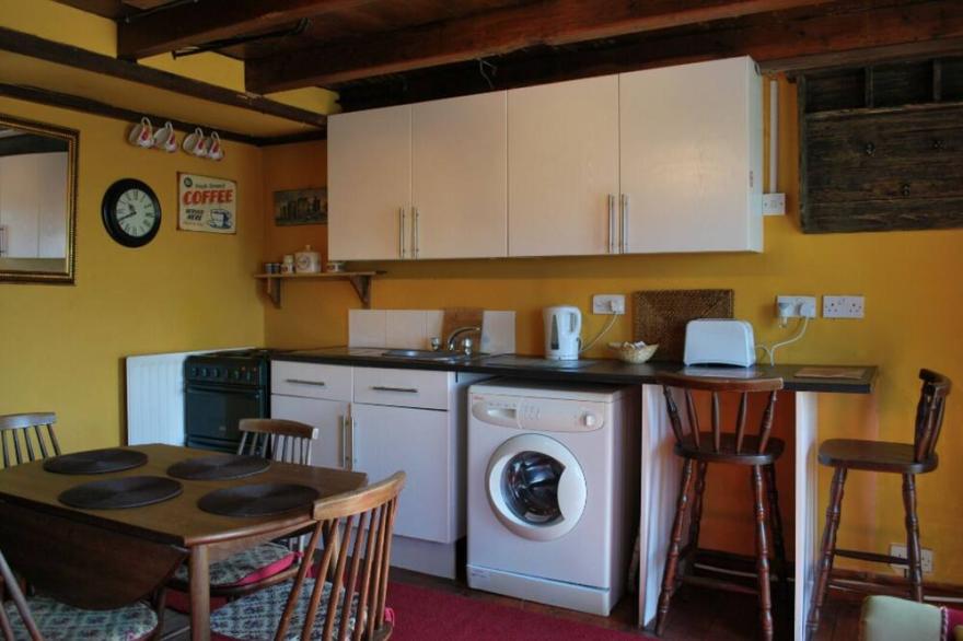 THE RAFTERS COTTAGE SLEEP 3 S/C  B&B NEXY TO FOX COVERT PUB YARM QUIRKY