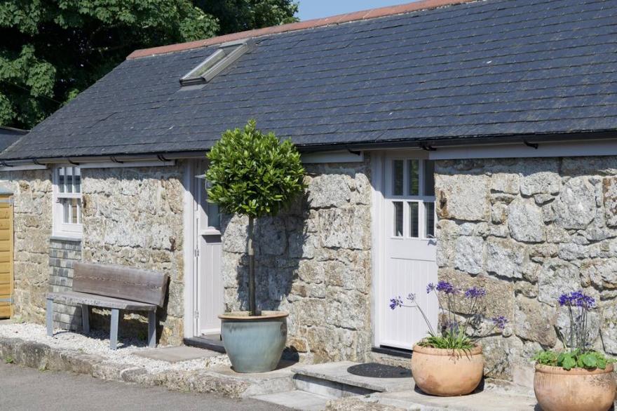 Peaceful rural cottage retreat , near Mousehole, beaches and coastal path