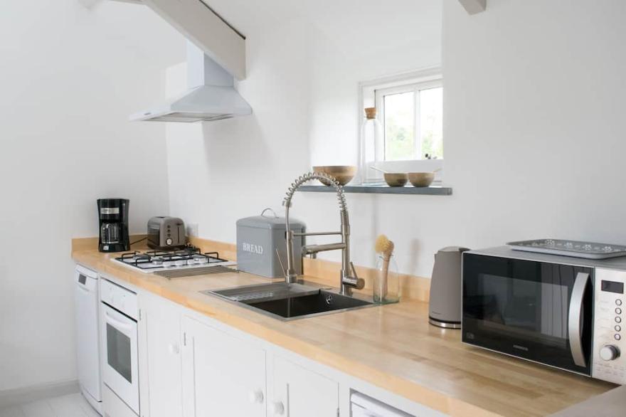 Peaceful rural cottage retreat , near Mousehole, beaches and coastal path