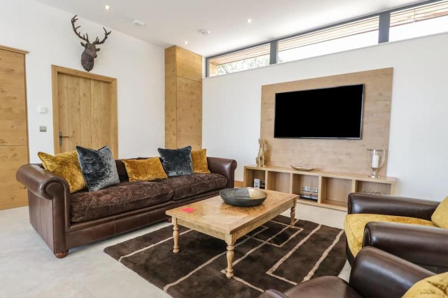 TOAD MIRE, family friendly, luxury holiday cottage in Backbarrow