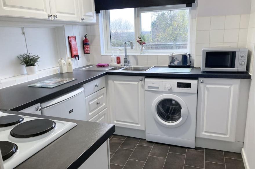 1 BED GROUND FLOOR APARTMENT WITH GARDEN IN STEVENAGE