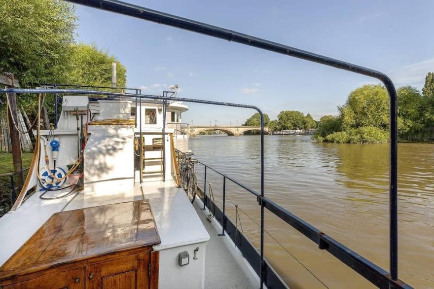 Charming Historic Boat Moored opposite Kew Gardens.