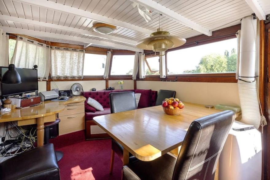 Charming Historic Boat Moored opposite Kew Gardens.