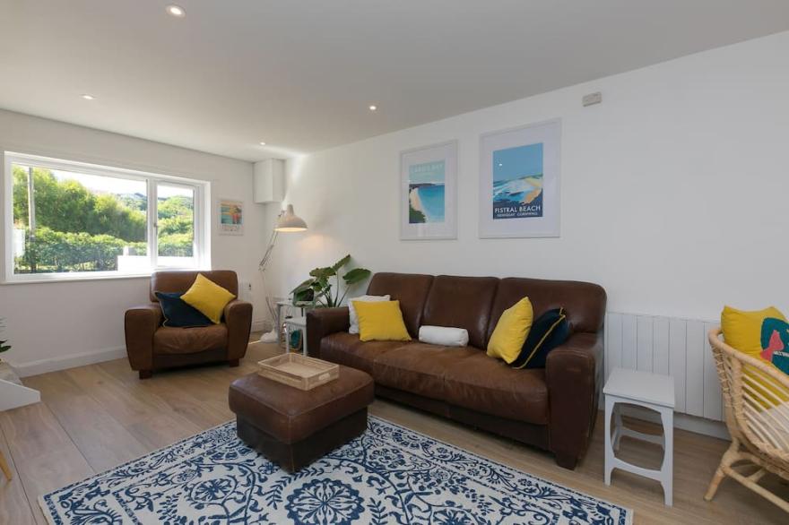 HILLYWYCH STUDIO, pet friendly, country holiday cottage in Portreath
