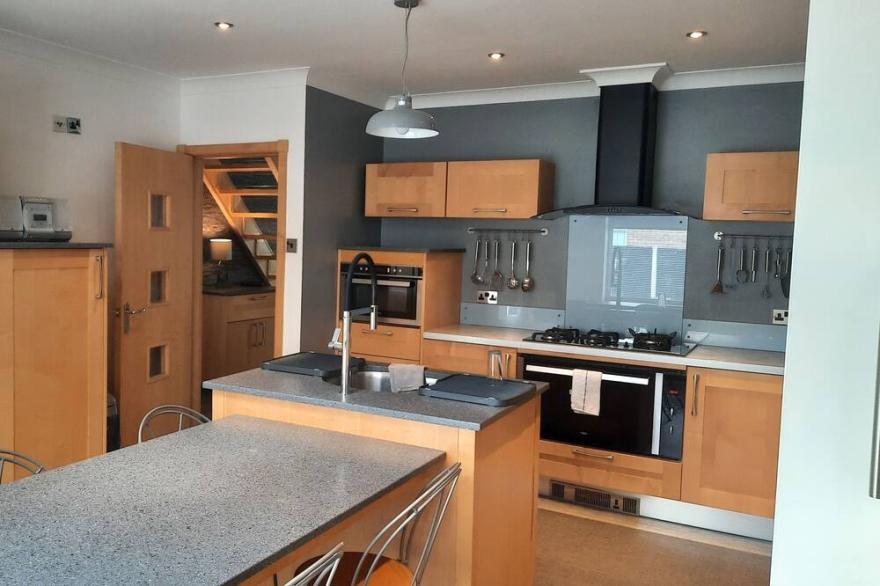 Impeccable 5-Bed House in Stockton-on-Tees