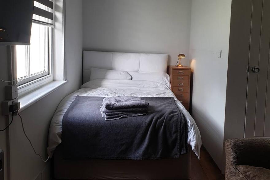 Compact Studio / Great Location / Good Value