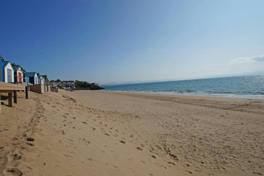 Stabal Madrun in the beautiful Pwllheli