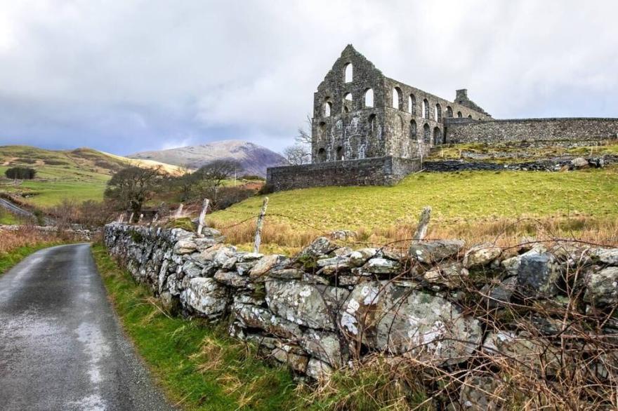 Darn Isaf in Garndolbenmaen