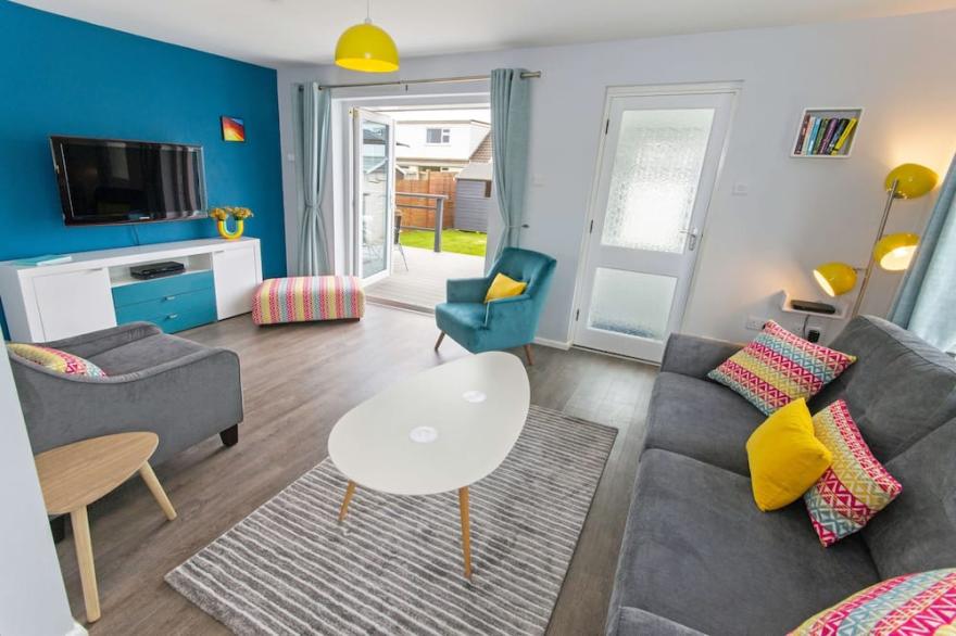 Sandbanks Sleeps 4 | Beach Pass & 1 Dog