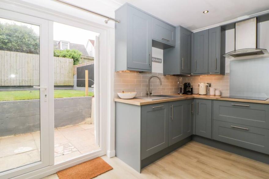FAMILY OASIS, family friendly, character holiday cottage in Paignton