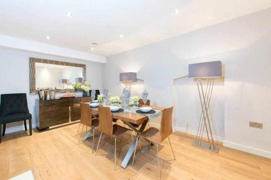 The Norfolk Escape - Beautiful & Bright 4 Mews Homes with 16BDR