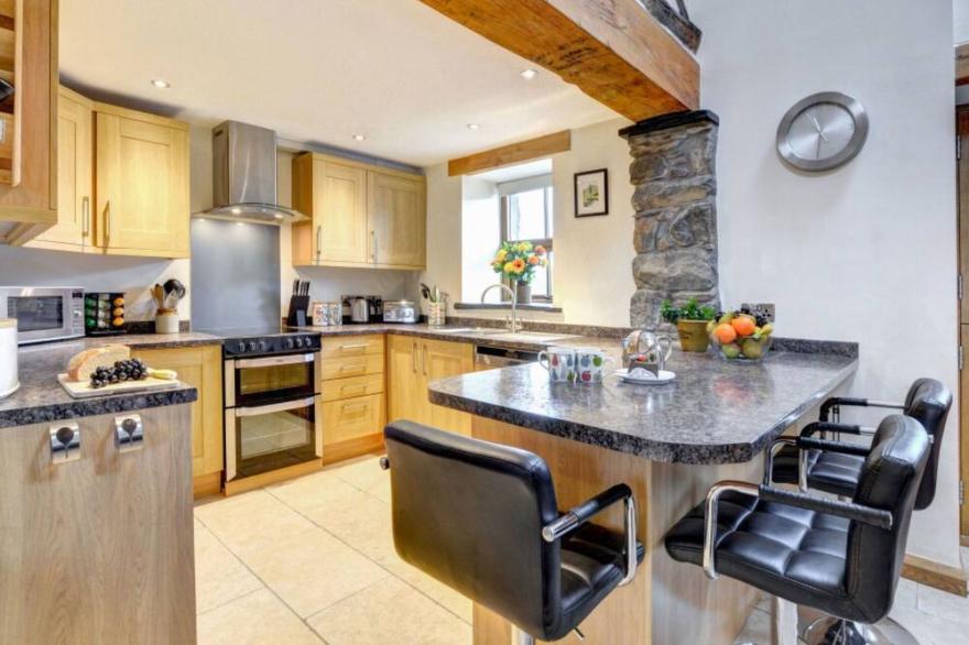 Wonderful private villa for 6 people with WIFI, hot tub, TV, patio, panoramic view and parking
