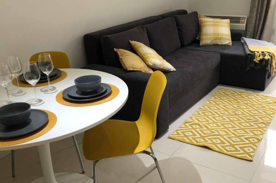 1 Bed Ground Floor Apt with Free Parking and Wifi Southampton - Sleeps 4