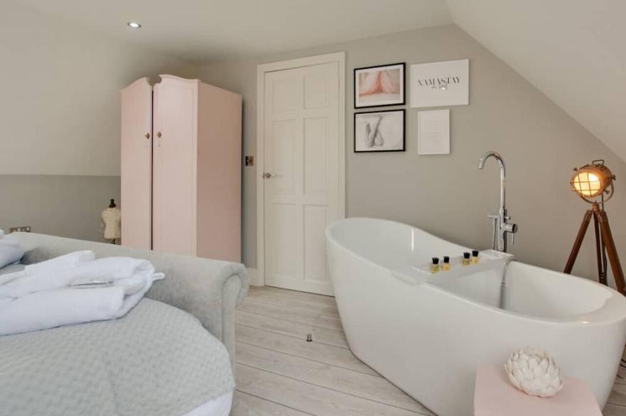 The Old Print Shop - One Bedroom House, Sleeps 2
