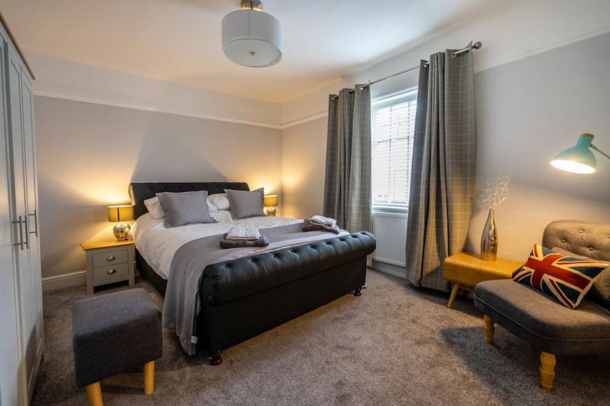 Walmgate Cottage -  a family break that sleeps 4 guests  in 2 bedrooms