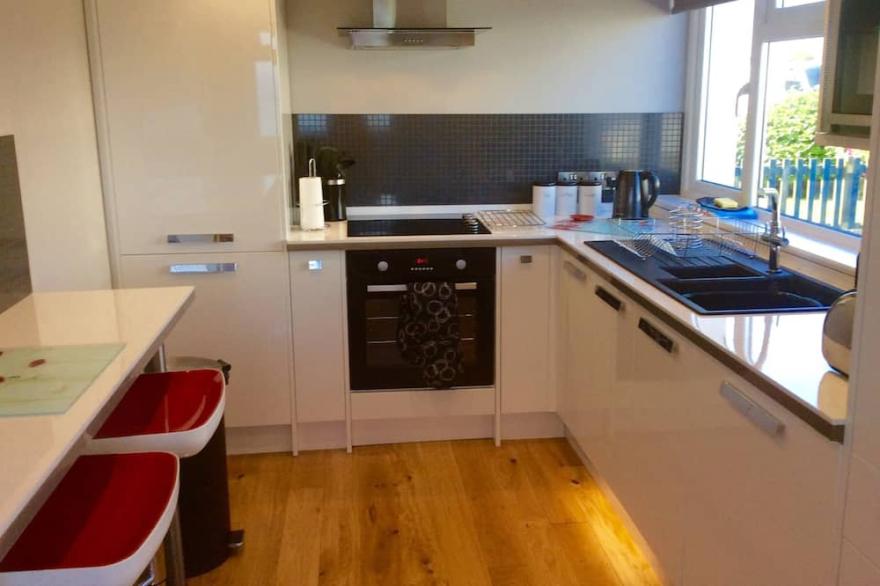 LAST MINUTE AVAILABILITY!! Holiday Home In Cornwall - Fistral View Holiday Home