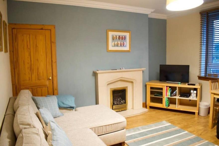 Newly Refurbed Home with Free Parking